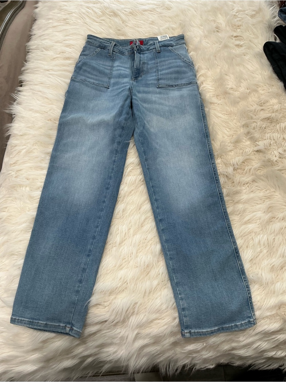 GUESS Men's Light Wash Relaxed Straight Jeans
